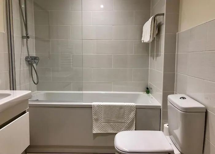 Vikings Two Bedroom With Free Parking.