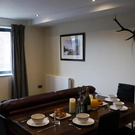 Vikings Two Bedroom With Free Parking. *