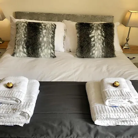 Vikings Two Bedroom With Free Parking. *