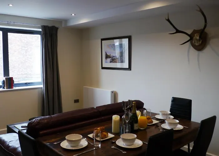 Vikings Two Bedroom With Free Parking. *