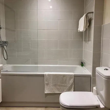 Vikings Two Bedroom With Free Parking.