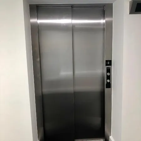 Vikings Two Bedroom With Free Parking. Apartamento York