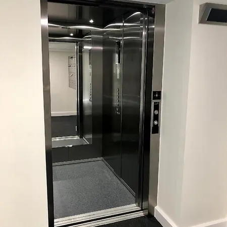 Vikings Two Bedroom With Free Parking. Апартаменты